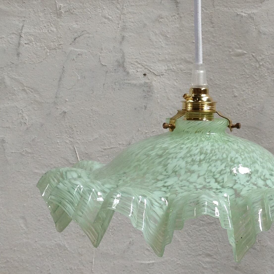 Suspension en verre de clichy vert mint