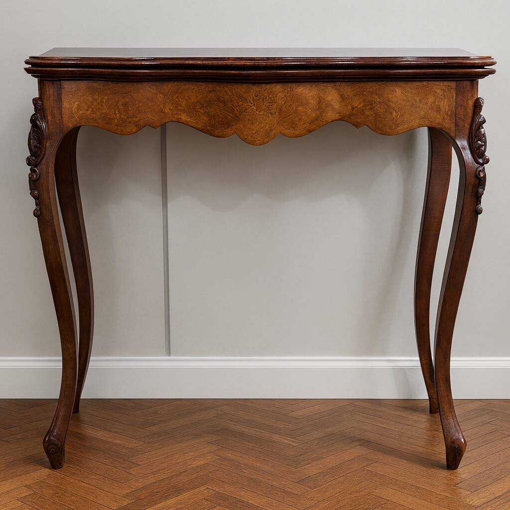 Table à jeux style Louis XV en marqueterie et acajou