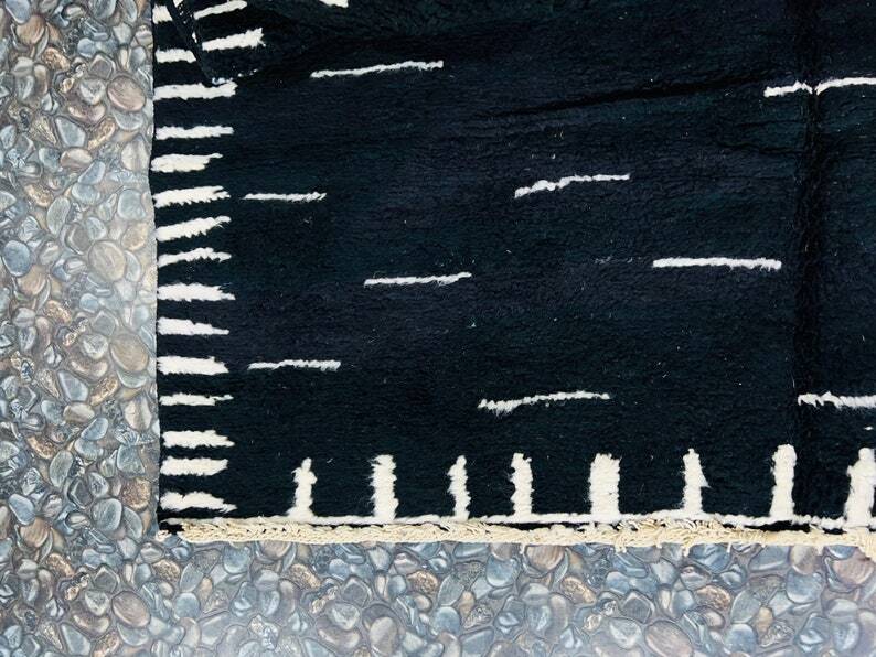 Handmade Beni Mrirt rug size 150 x 250 cm