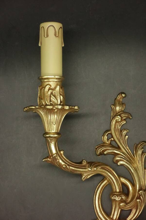 Large pair of Rocaille / Rococo / Baroque style wall lights - gilded bronze