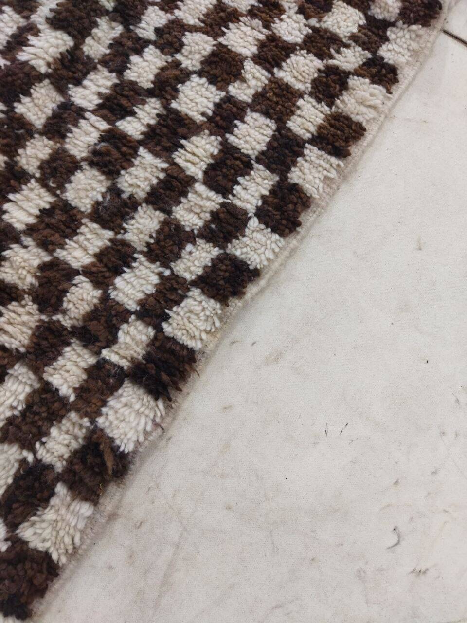 Handmade moroccan berber rug 310 x 192 cm