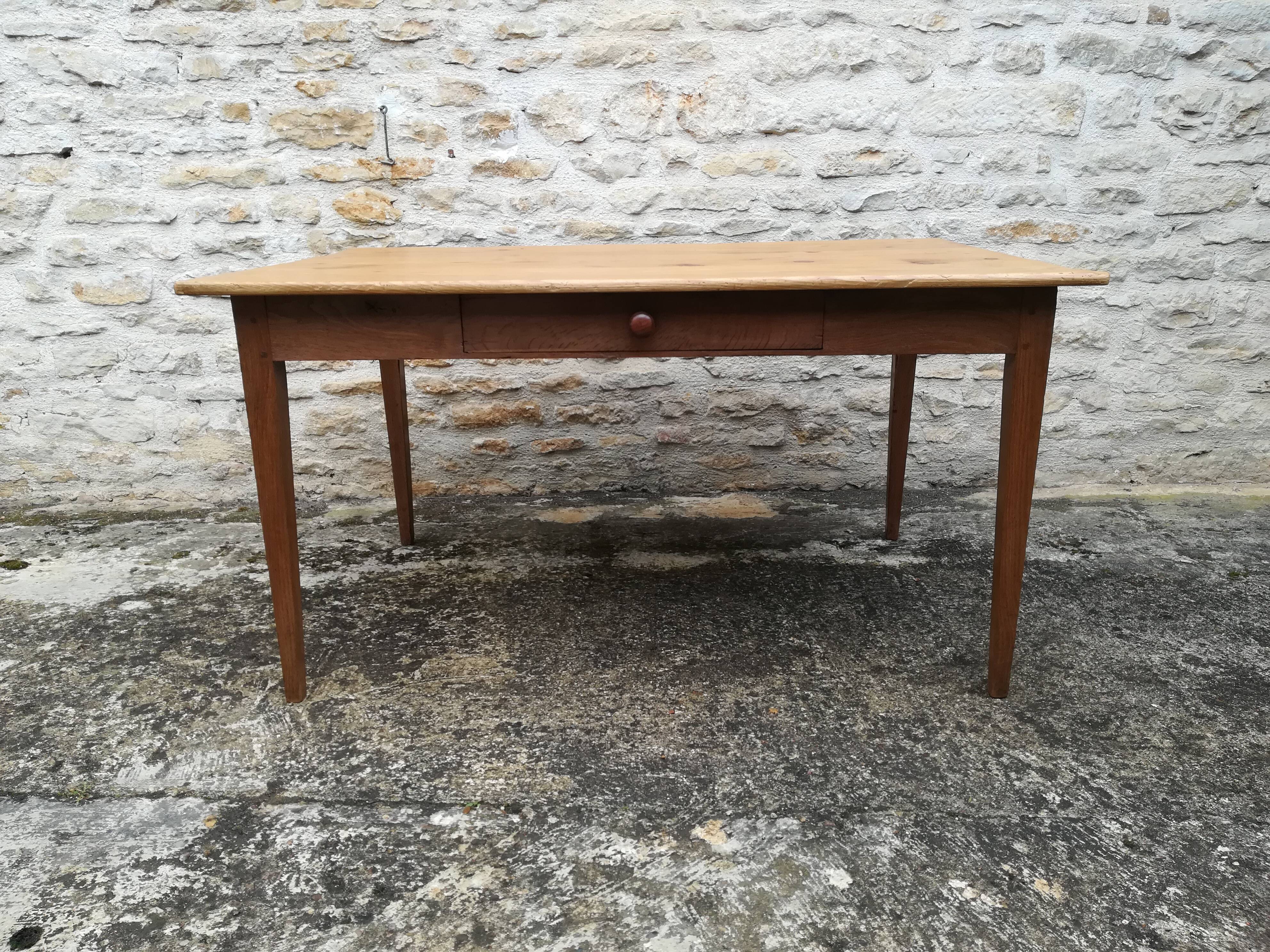 Farm table