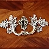 Commode tombeau époque Louis XV estampillée Léonard Boudin 1735-1807, 18ème