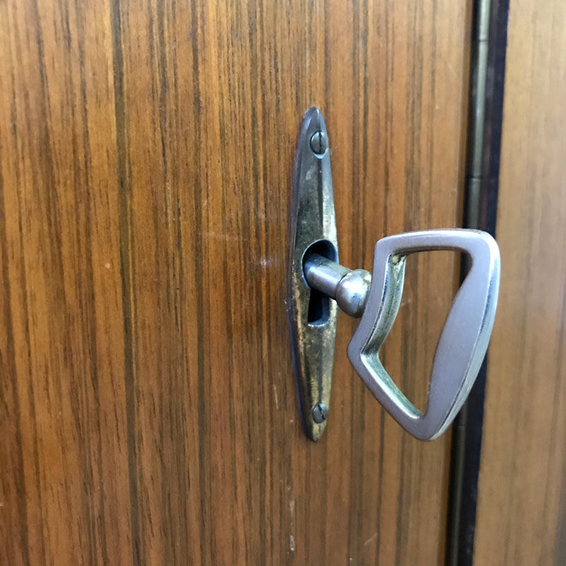 Sideboard feet compass 60s