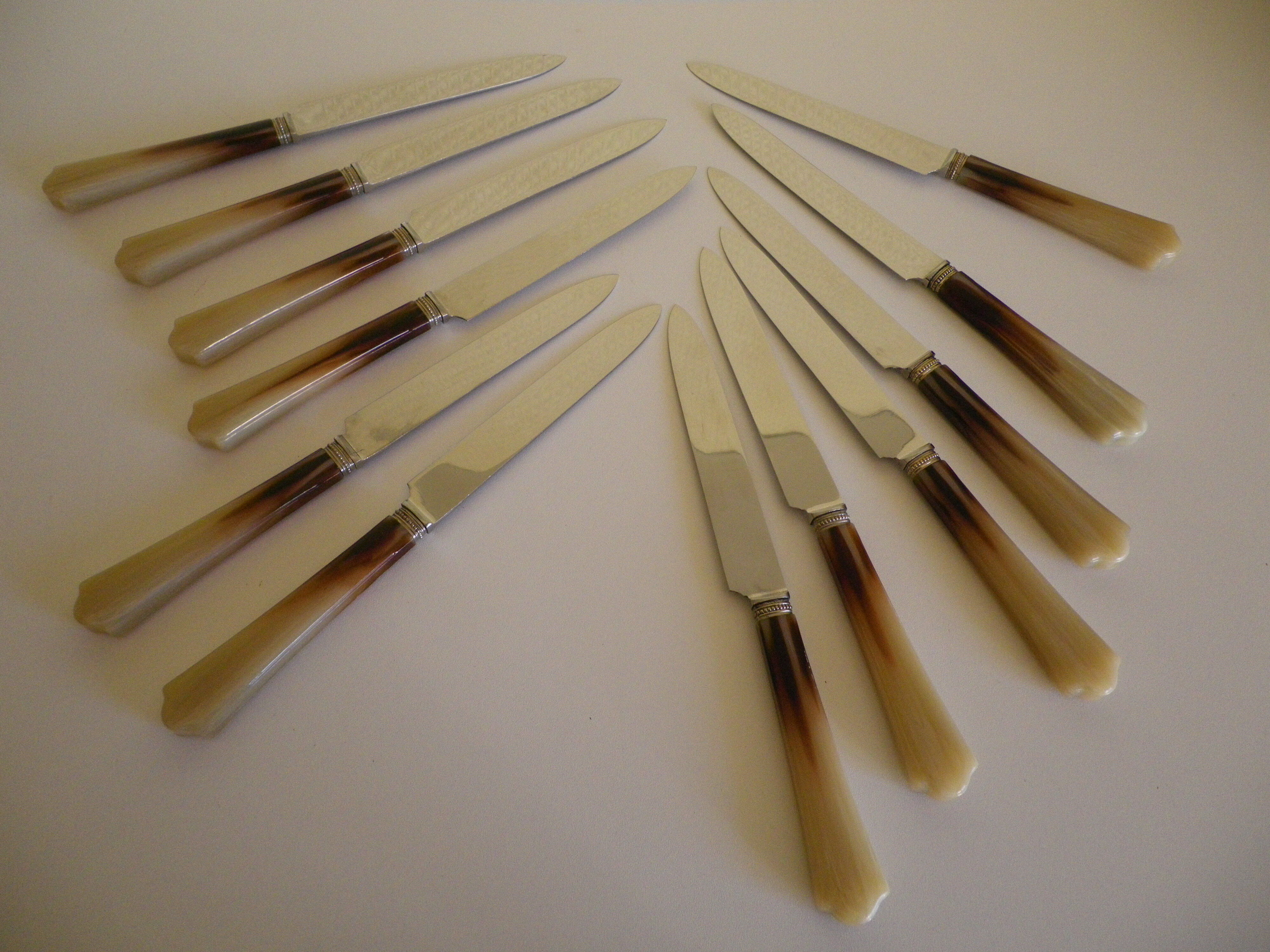 Coffret de 12 couteaux, années 60