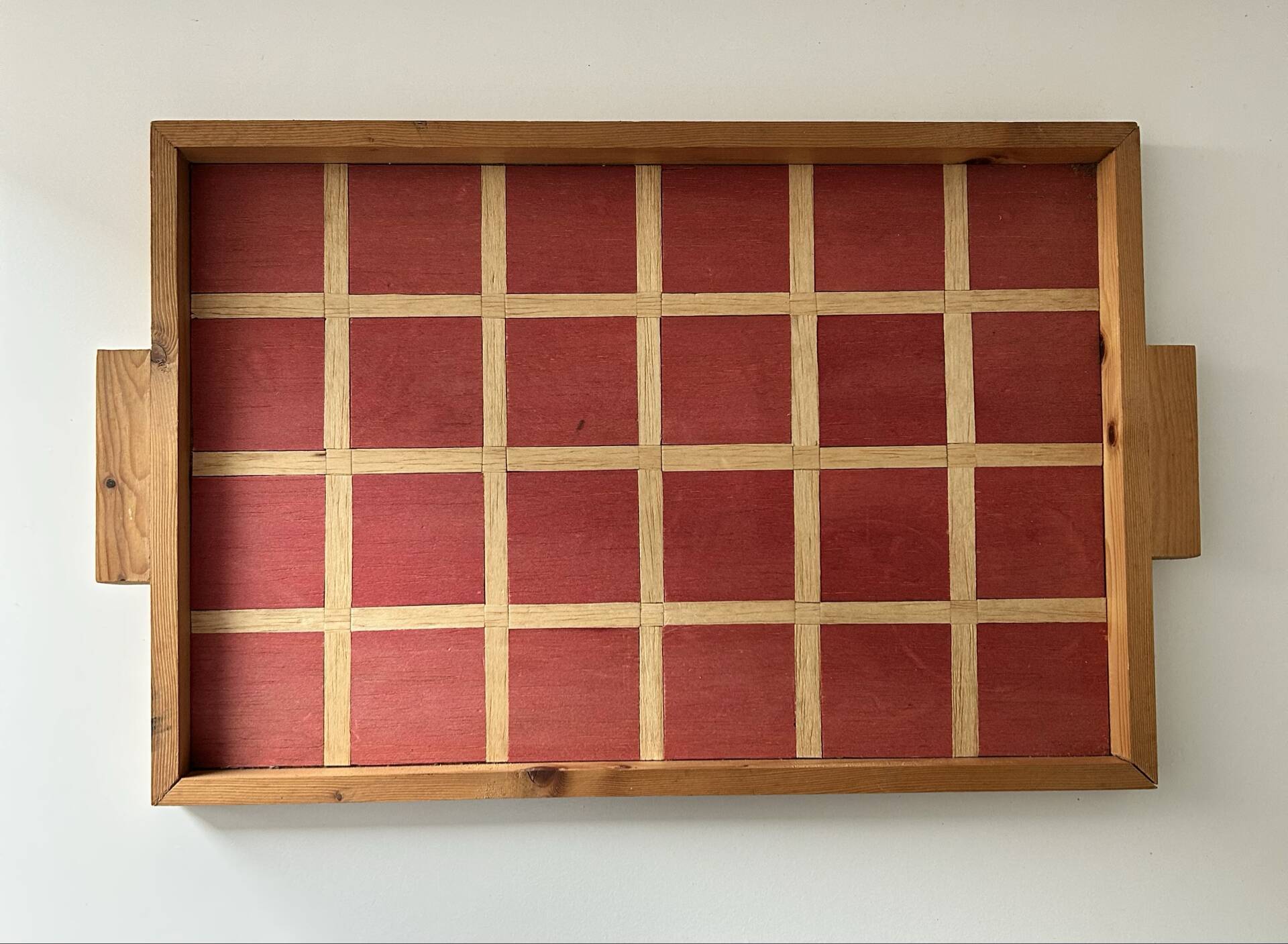 Red checkered plateau unique piece