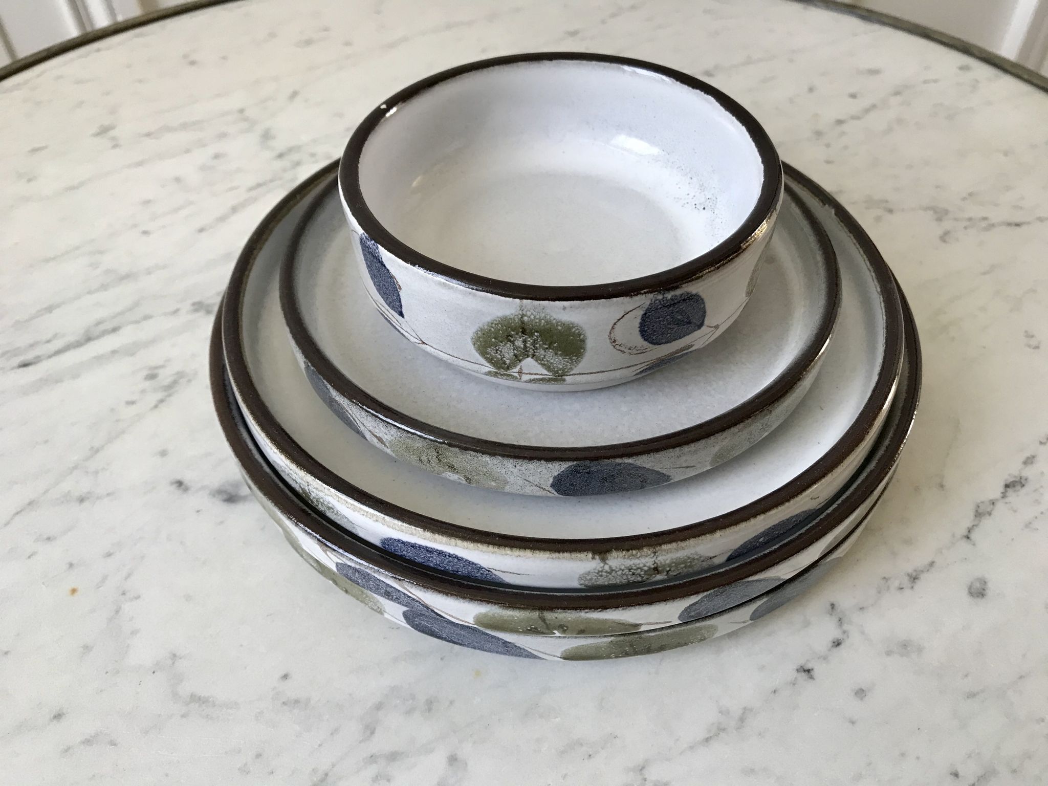 Set of trundle dishes in Niderviller sandstone model "Plum" 70s
