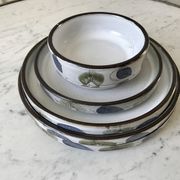 Set of trundle dishes in Niderviller sandstone model "Plum" 70s