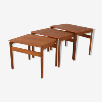 Nesting tables "Trossin"