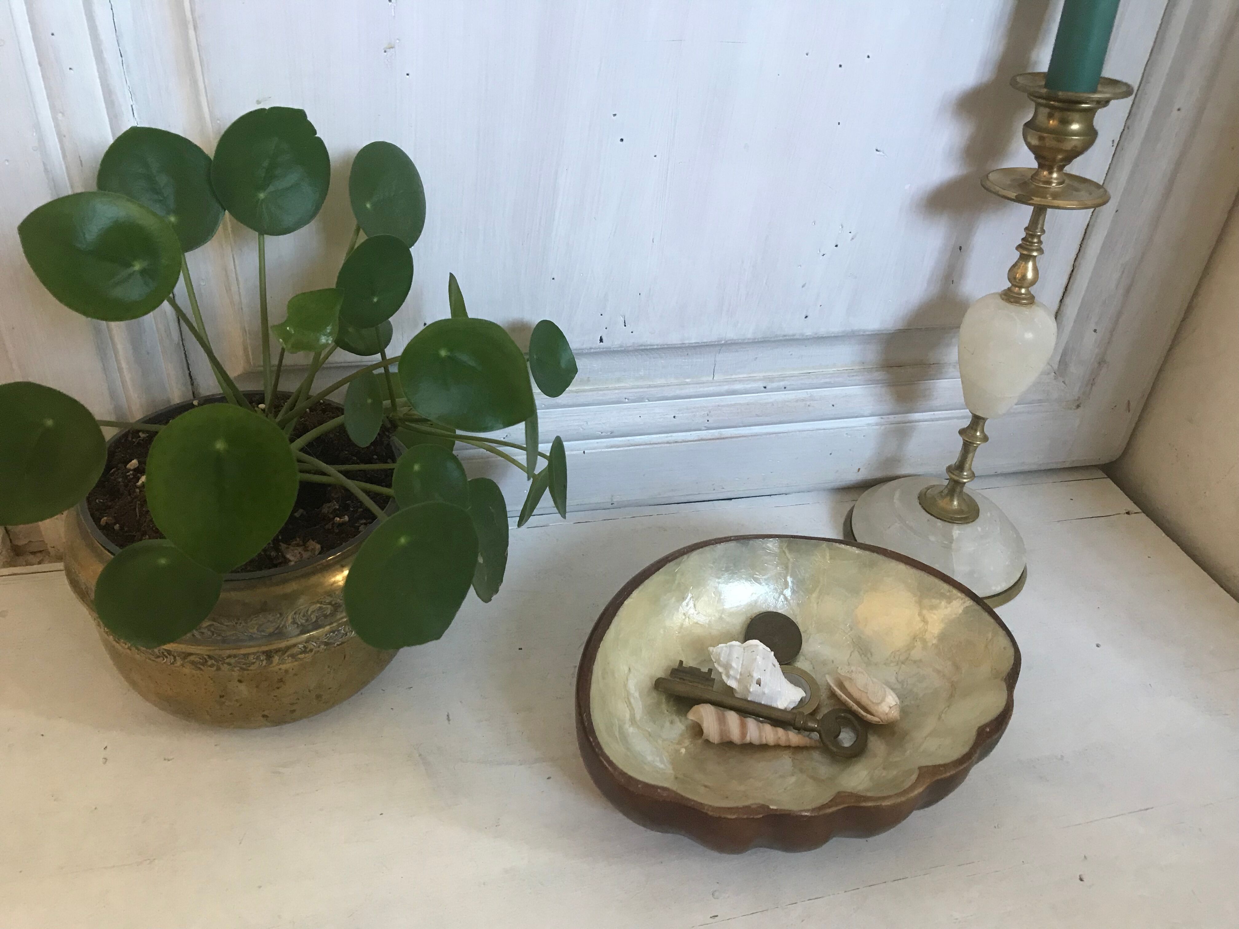 Vintage wood and mother-of-pearl pockets