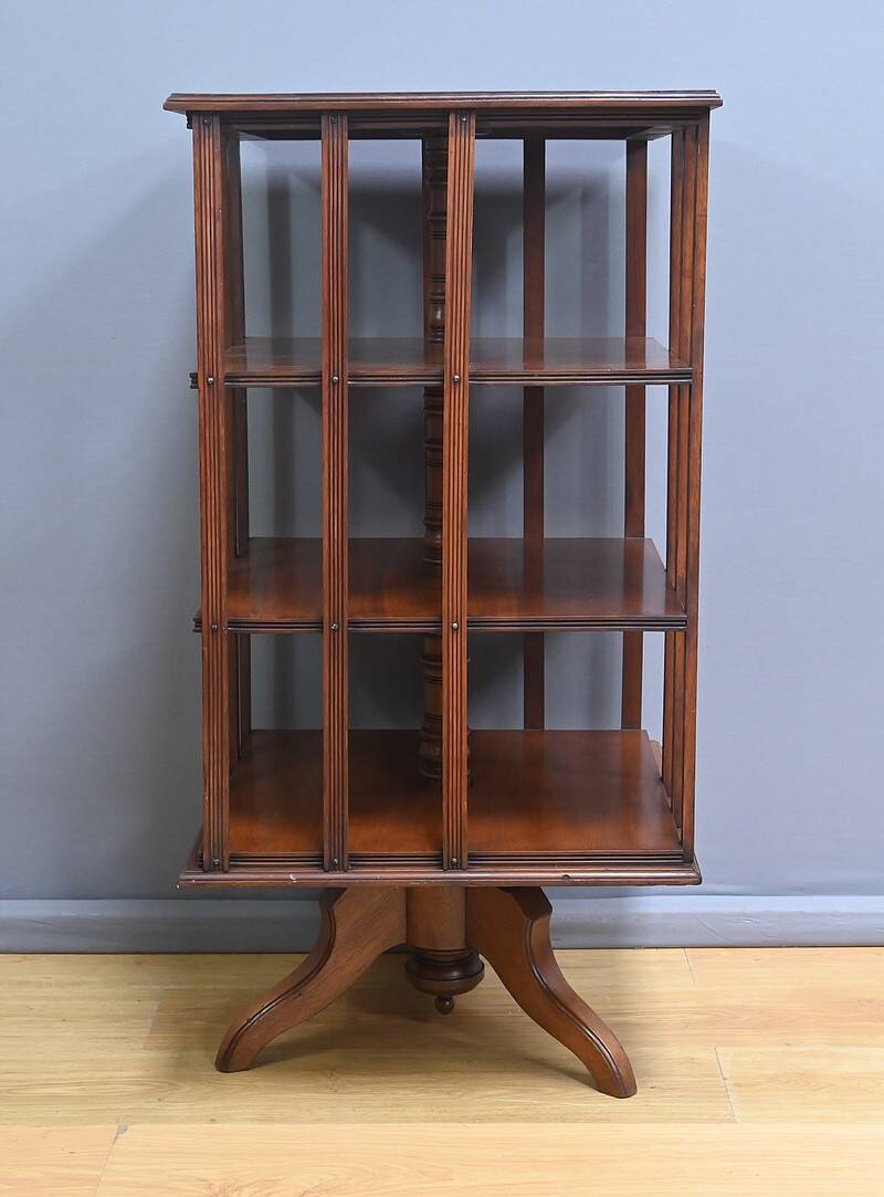 Large Revolving Bookcase in Solid Mahogany – Late 19th Century