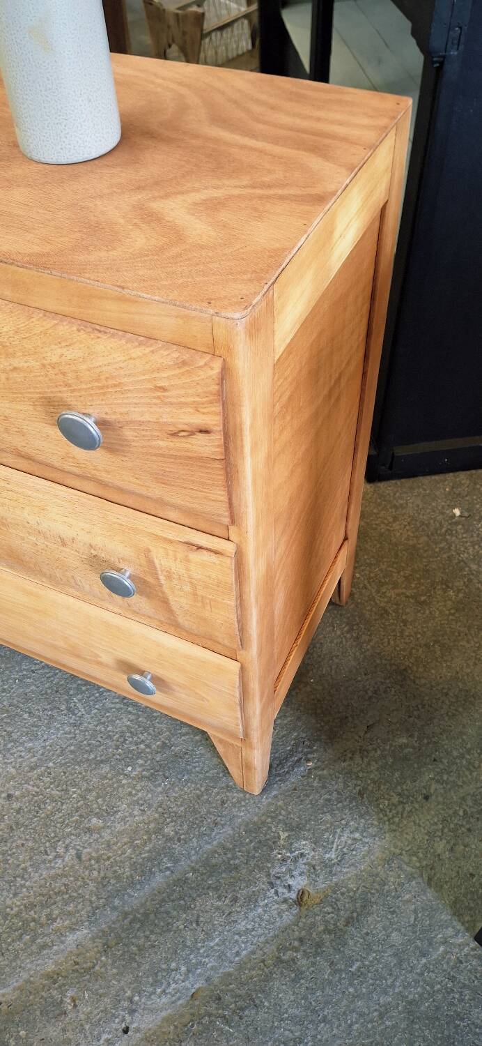 Vintage chest of drawers