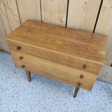 Oak chest of drawers