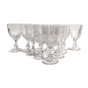 12 verres à eau sur