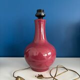Dark pink table lamp