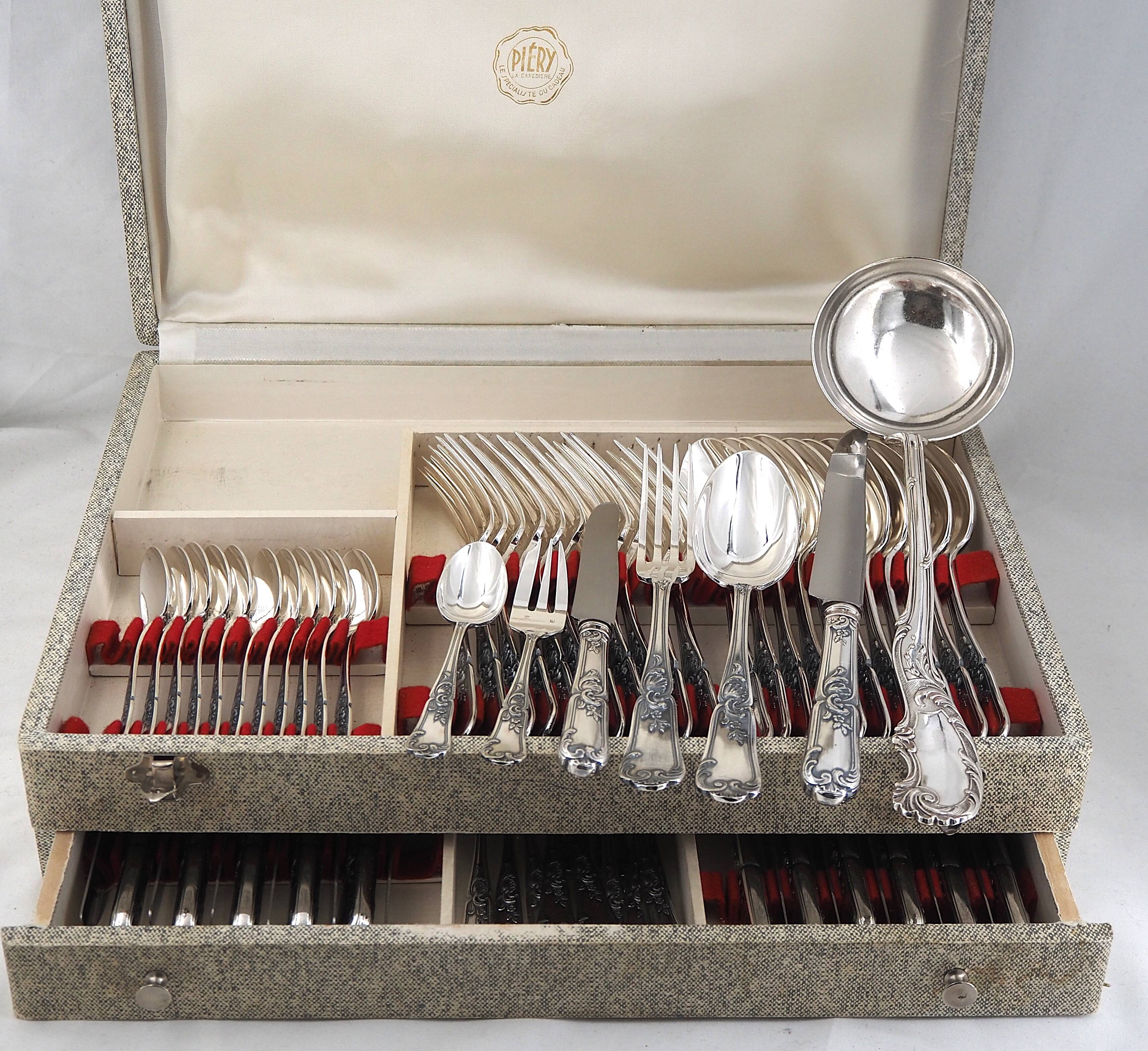 Orbrille Louis XV cutlery set 73 pieces in silver-plated metal, excellent condition.