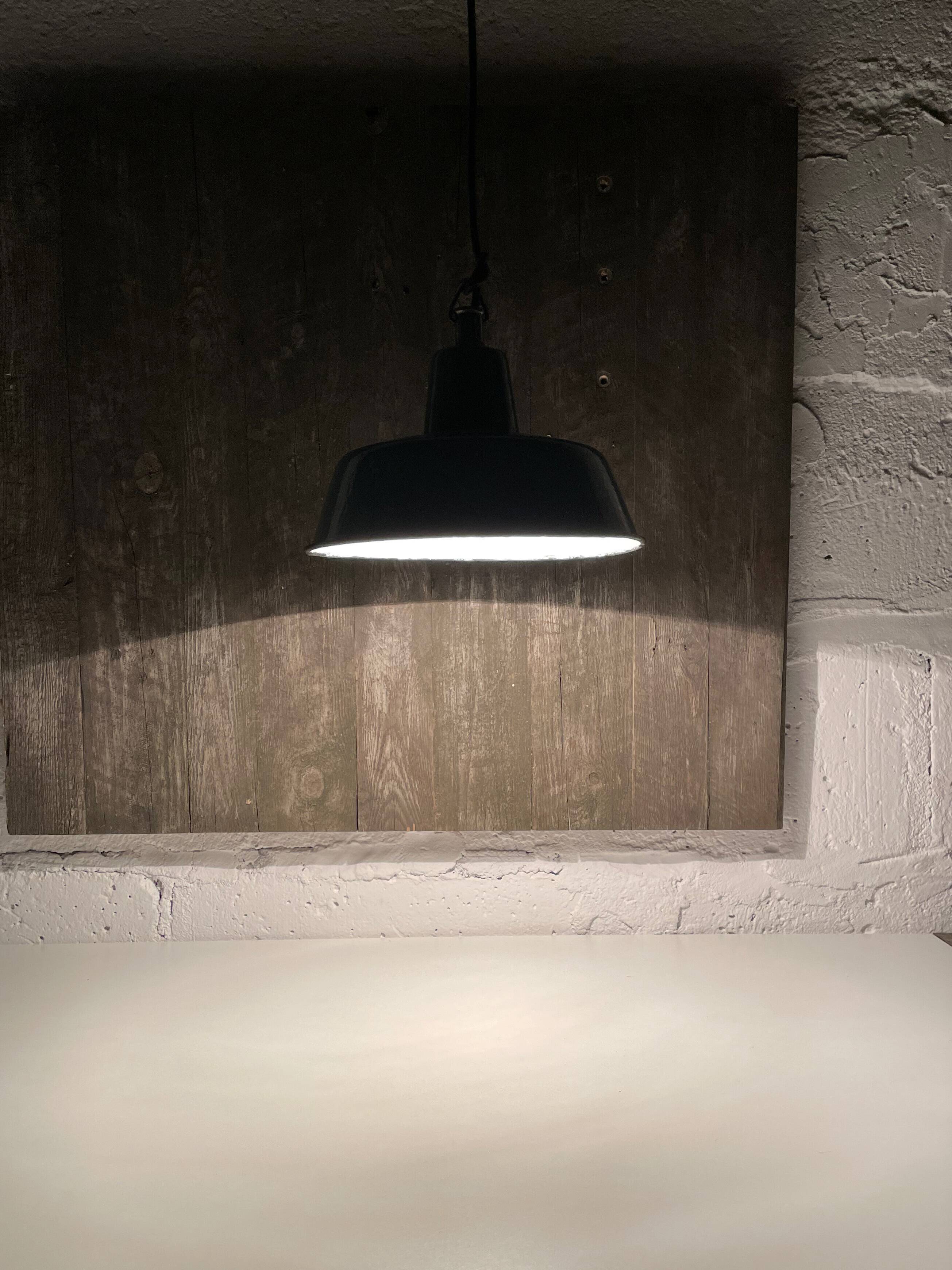 Industrial enamelled hanging lamp, 1960's