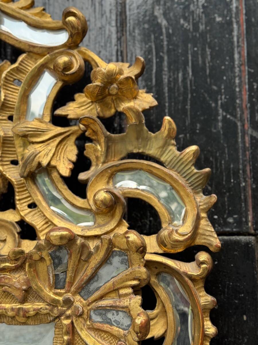 Louis XV style mirror with parecloses in gilded wood, early 19th century, Empire A