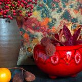 Vase tripode céramique à l'émail rouge vif vintage