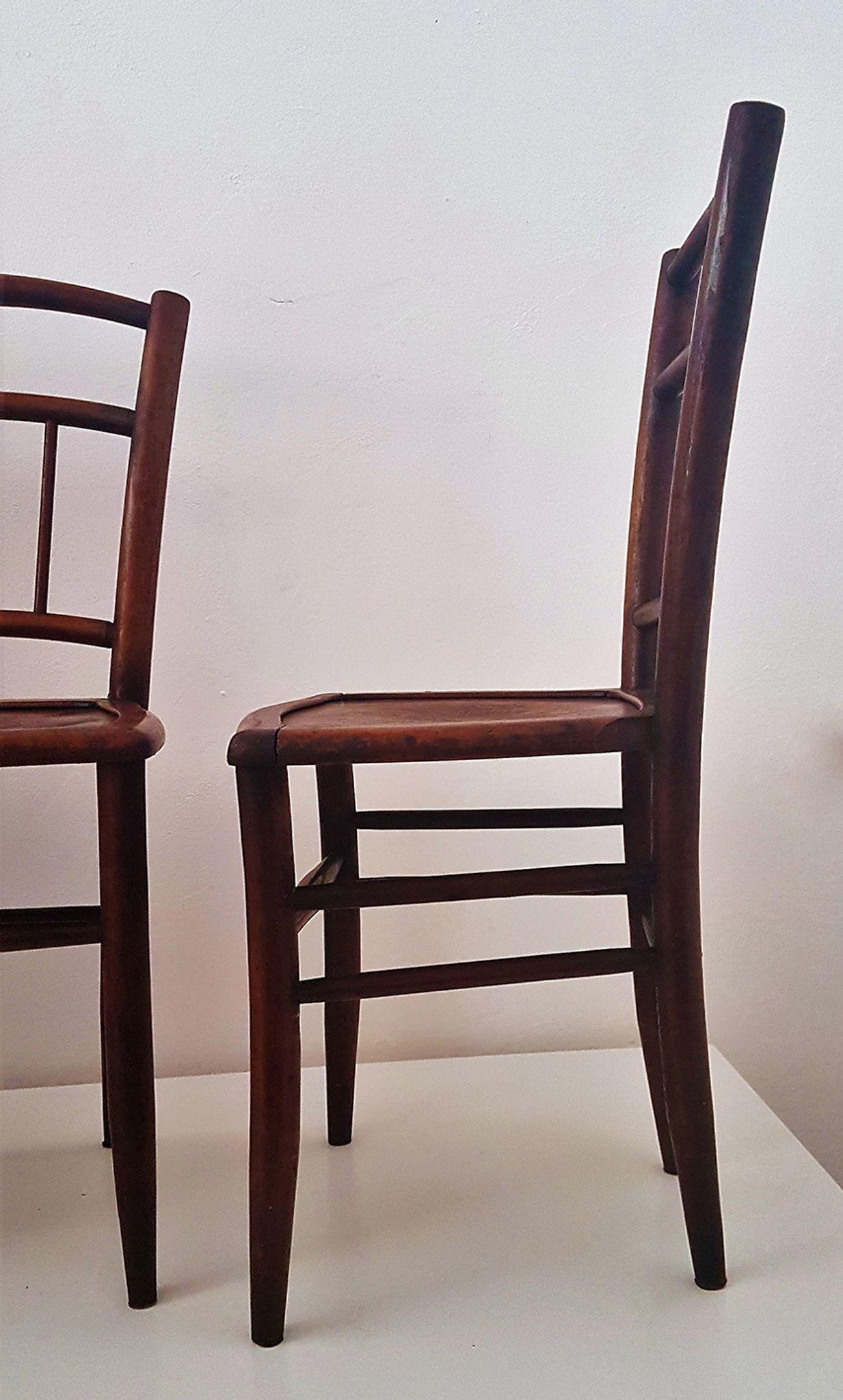Set of 4 bistro chairs wood