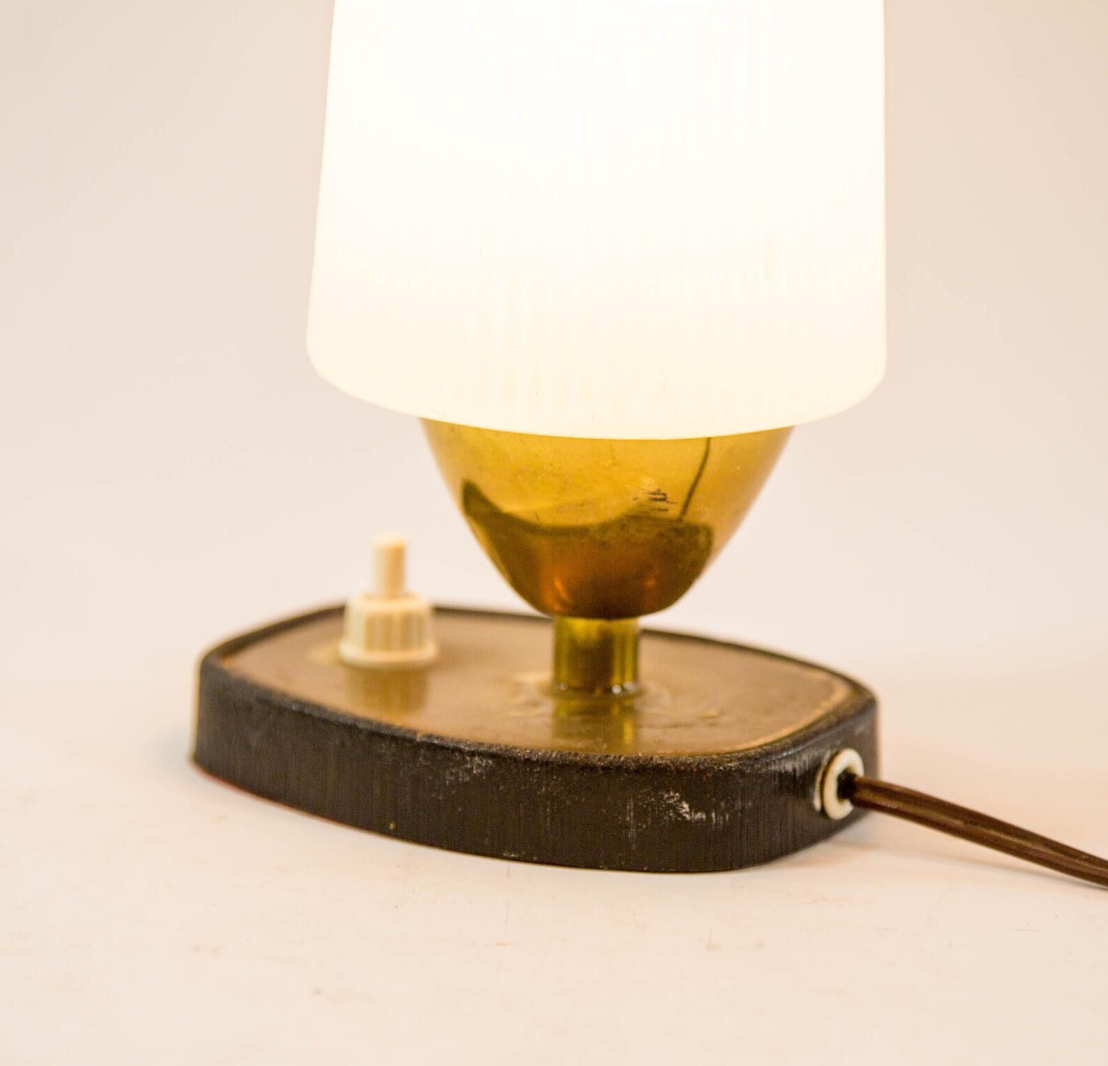 Table lamp