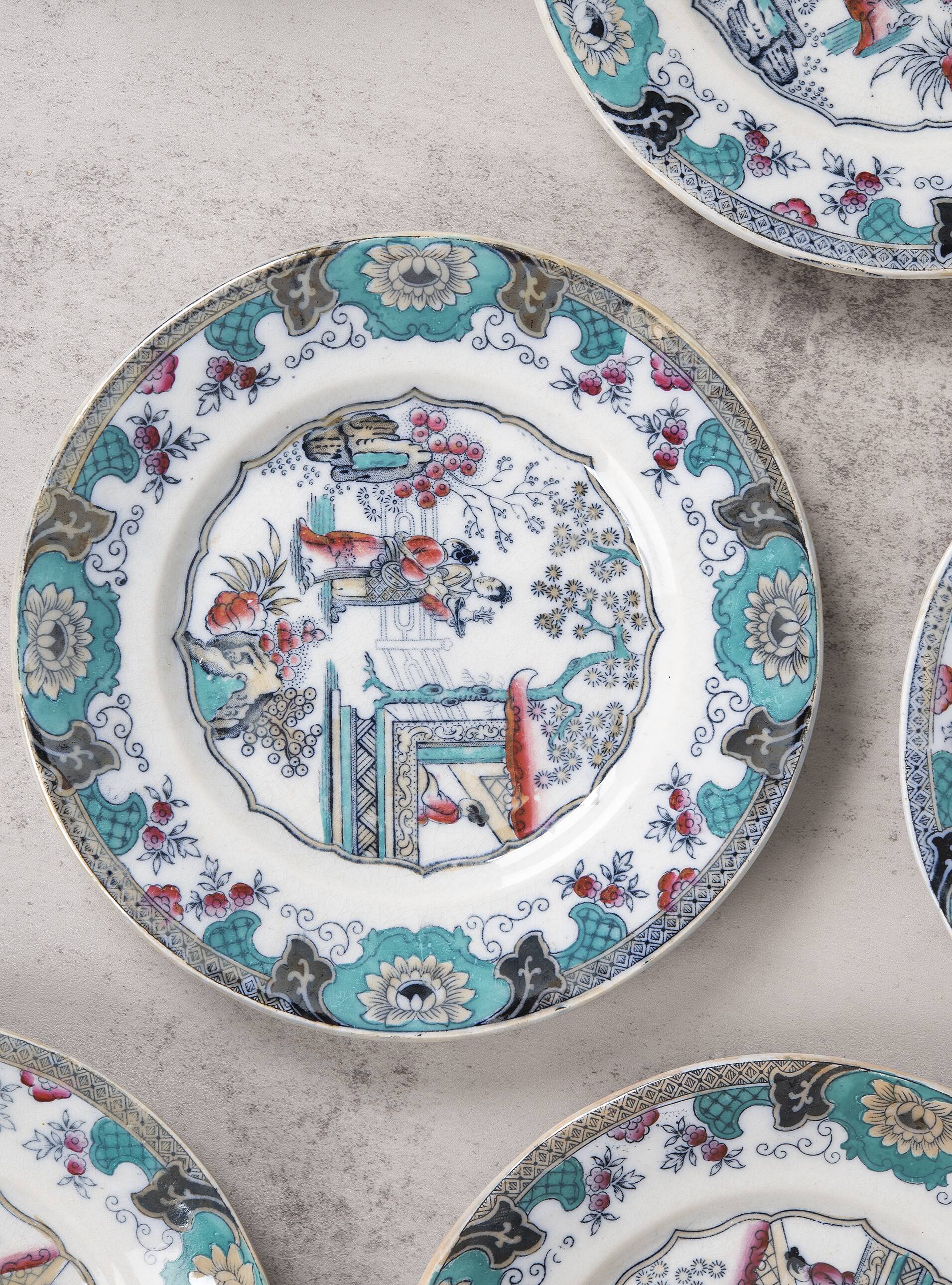 12 plates with large dish, Boch Frères Canton