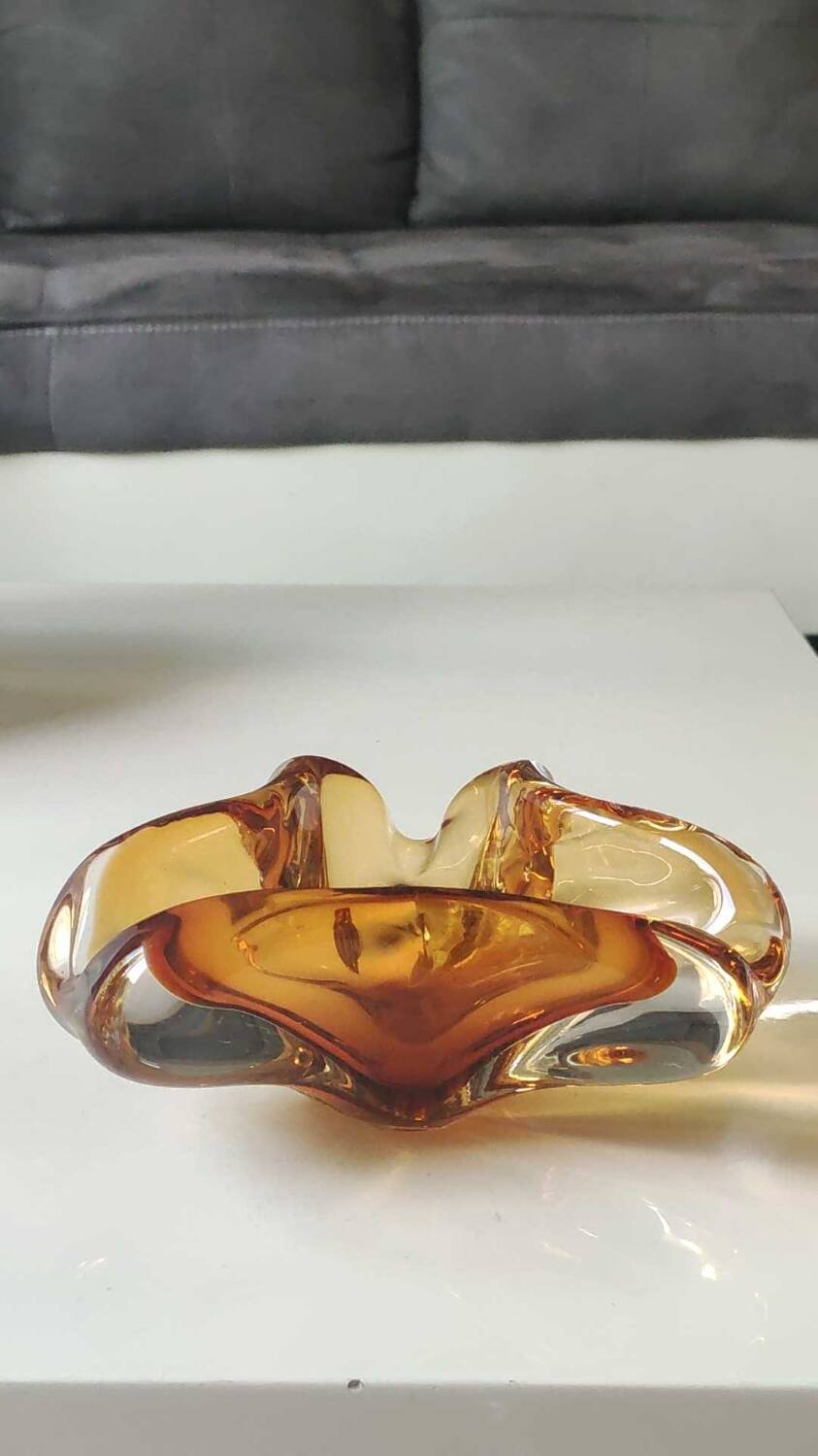 Murano ashtray/pocket tray free organic floral shape. amber tones. dim 17 x 14 cm