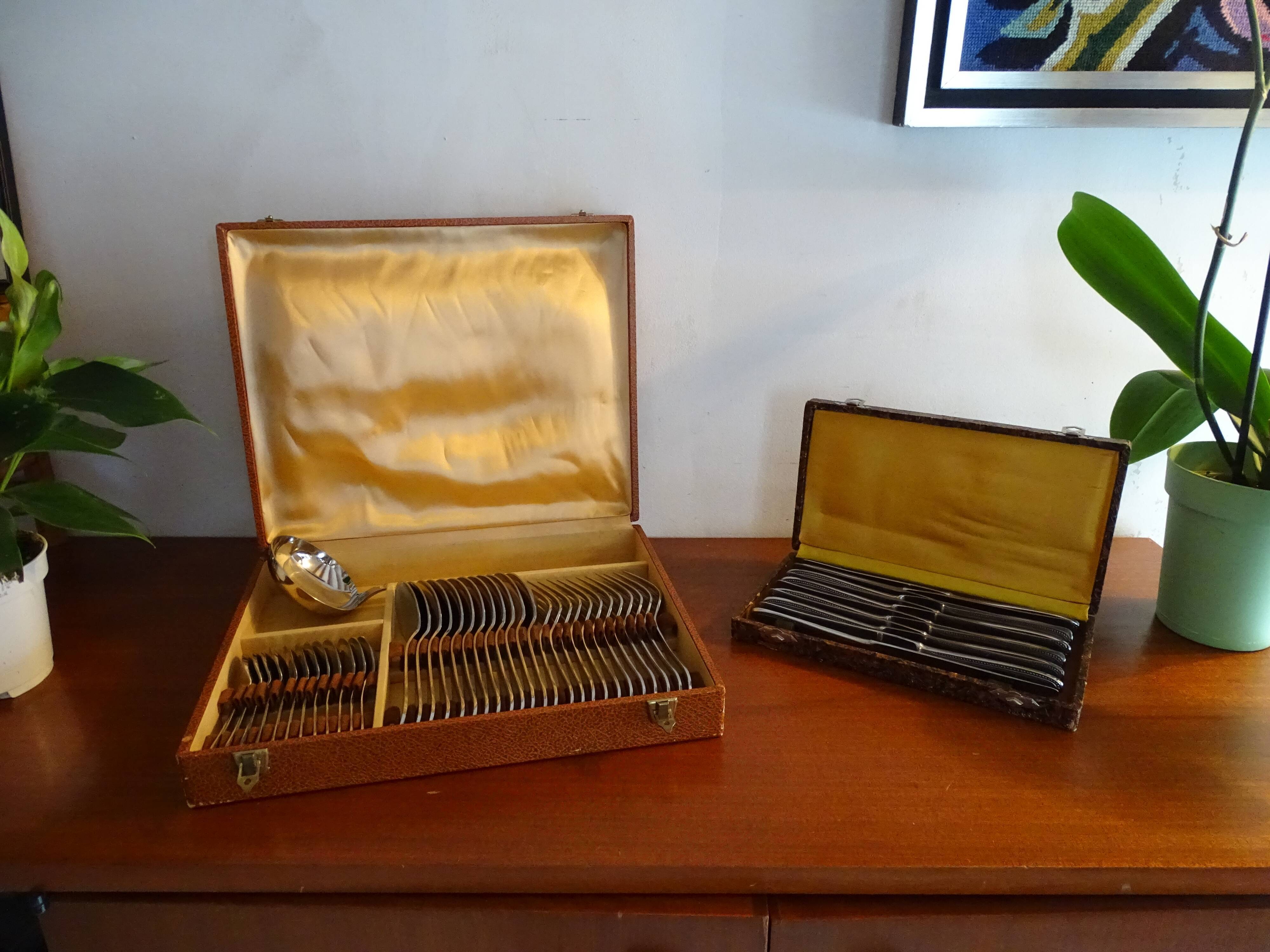 Former housewife 49 pieces Novargent stainless art deco style 12 people