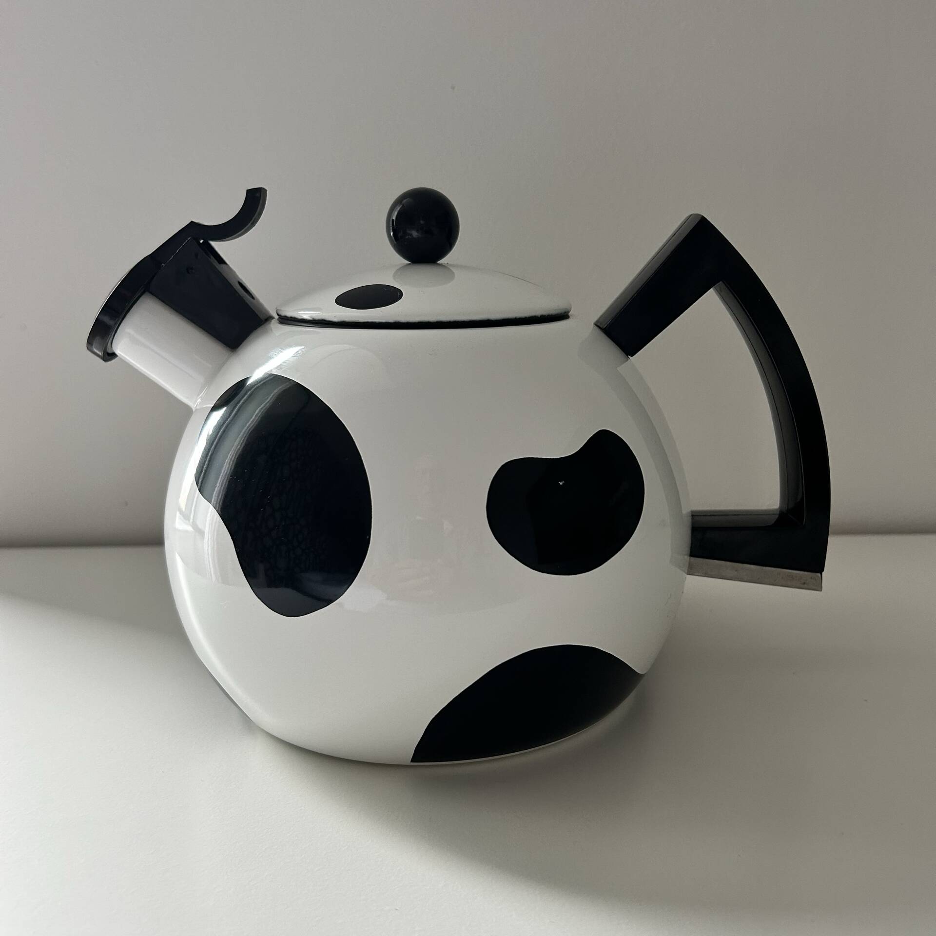 Bicolour kettle 1980