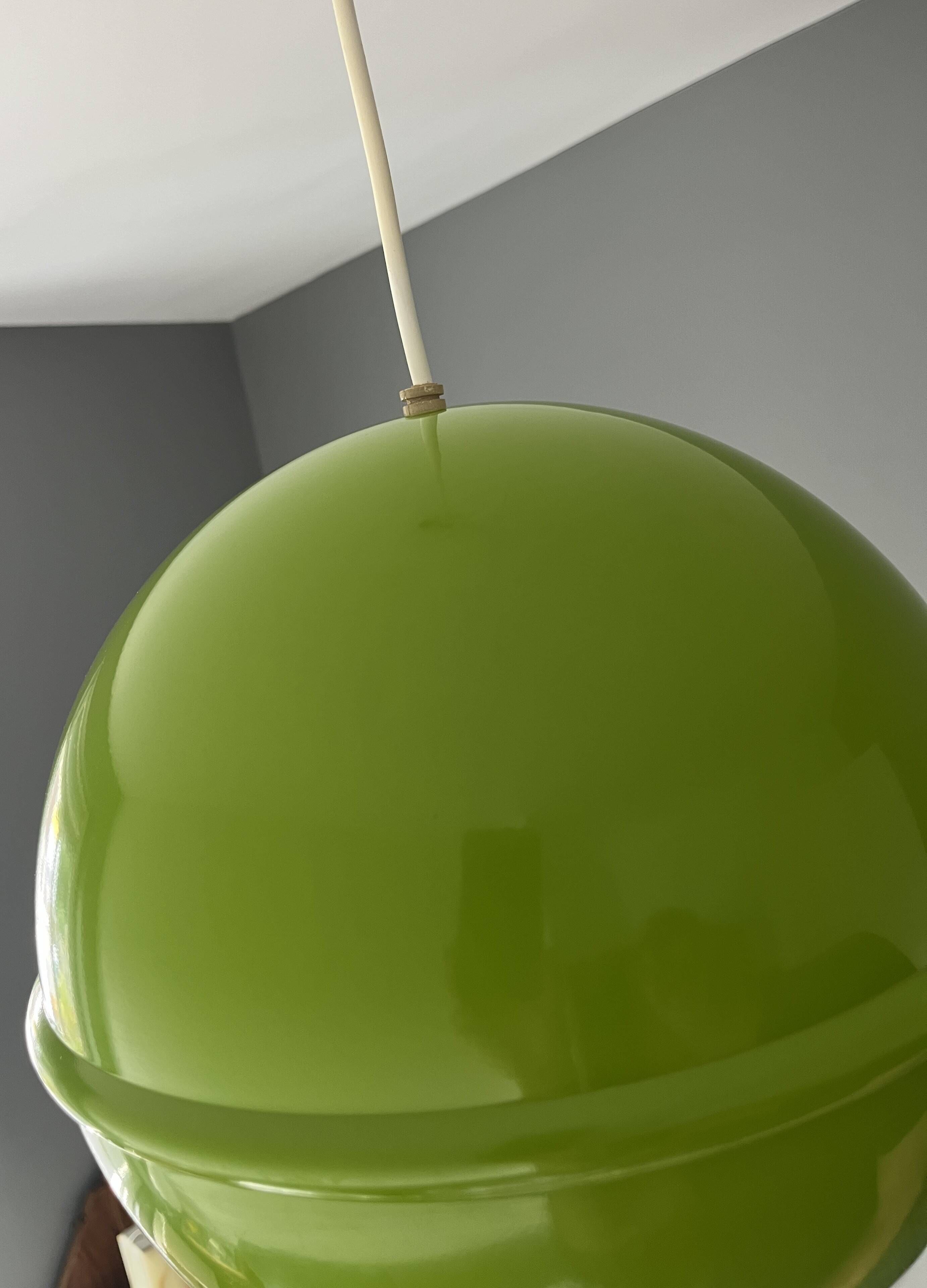 Vintage green apple suspension (1970)
