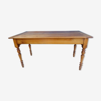 Farmhouse table in fruit wood