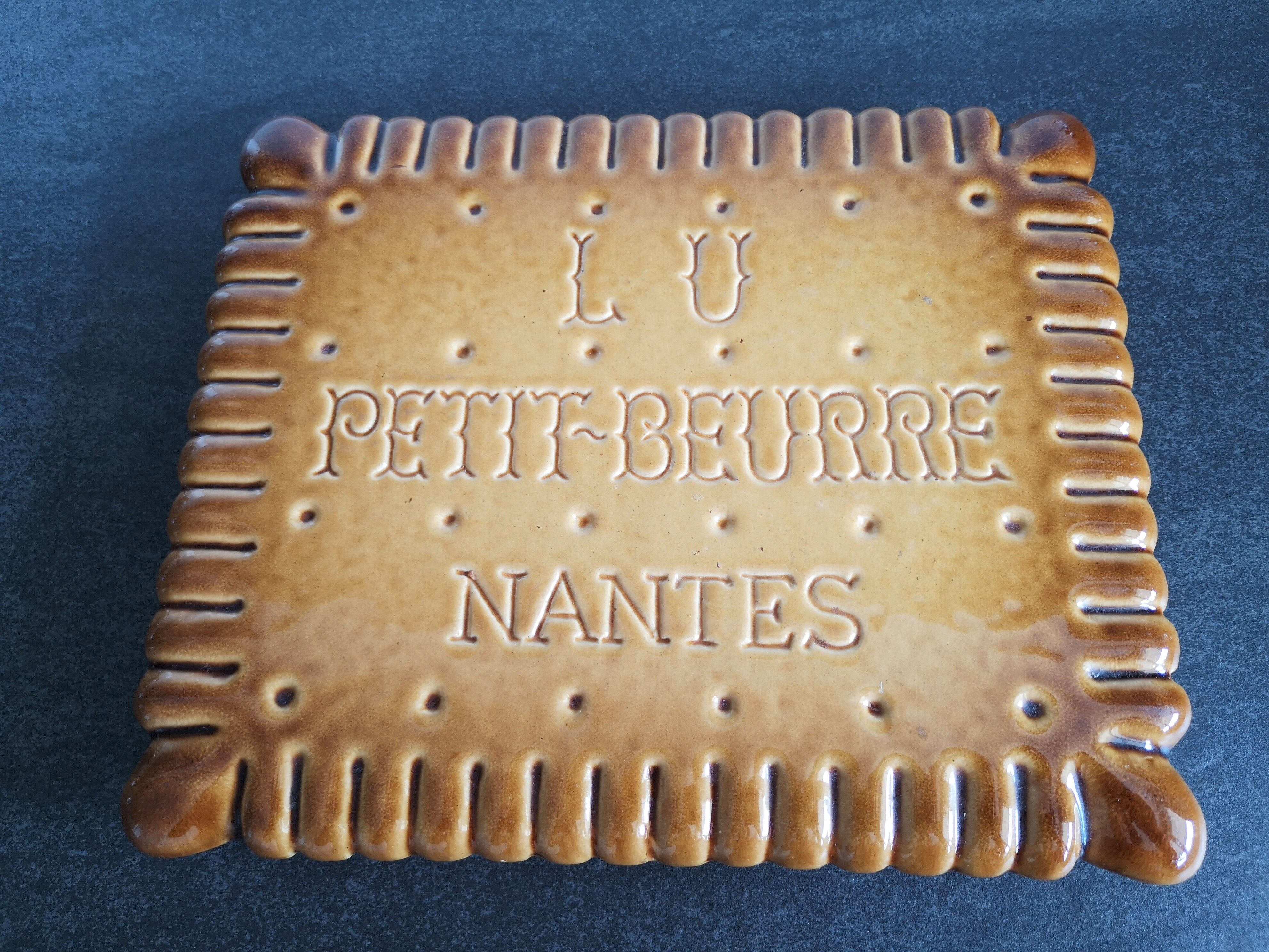 Underside petit beurre lu 80s