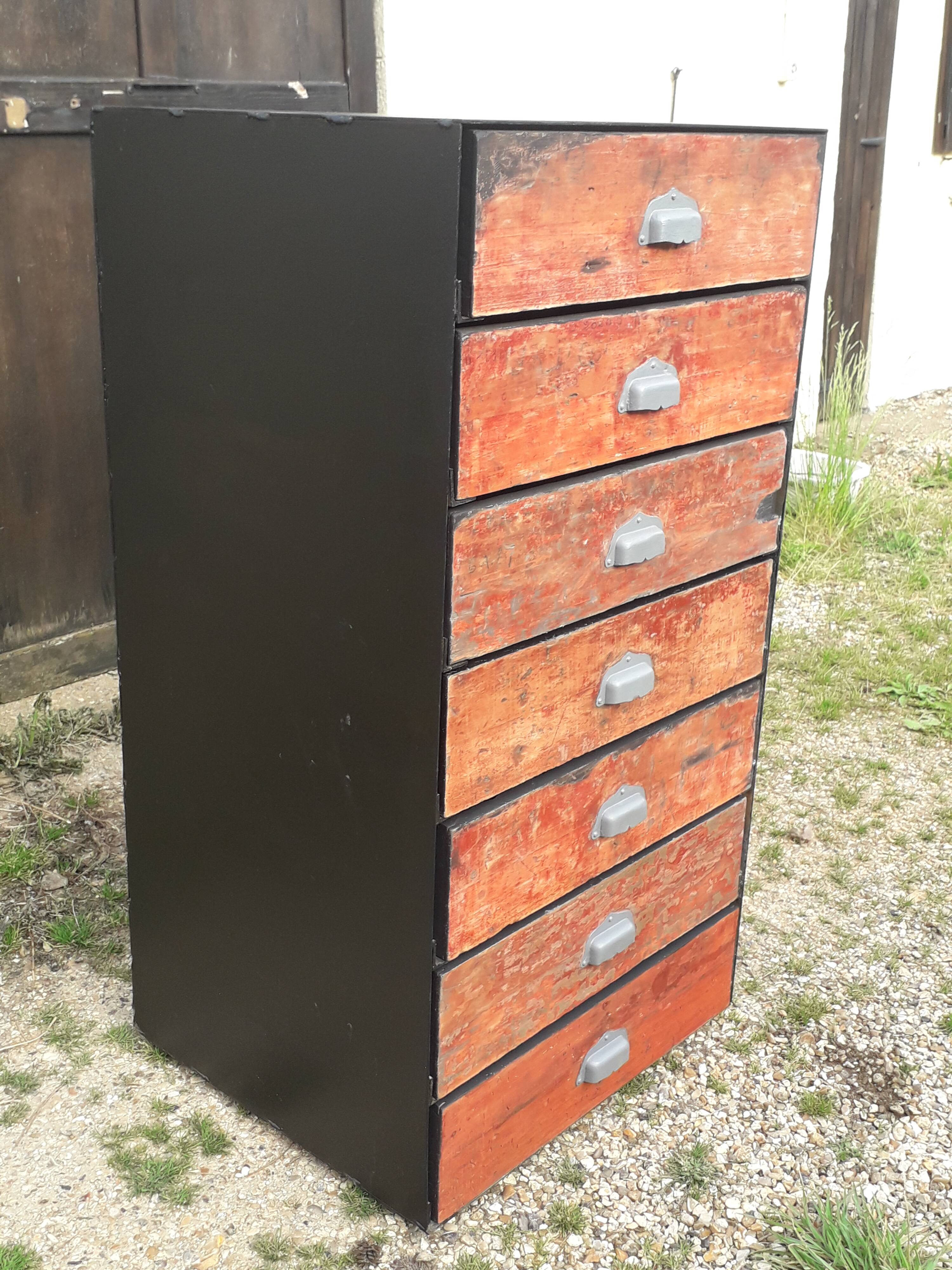 Meuble industriel rangement semainier pièce unique relooké metal bois