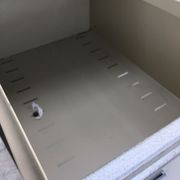 Metal cabinet with 4 drawers