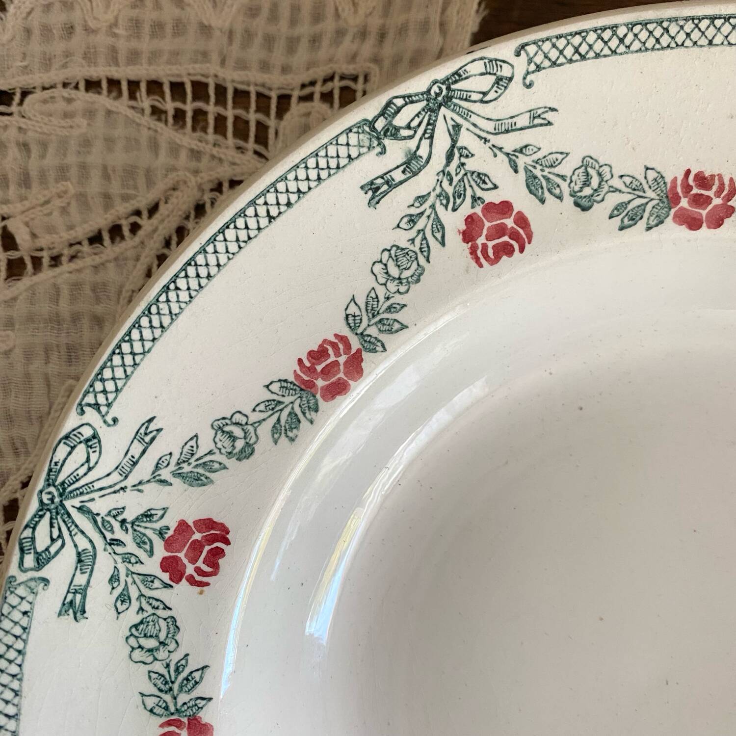 Moulin des Loups soup plates with garlands