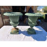 Paire de vases en fonte XIXe siècle Médicis