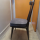 Chaise rénovée acajou velours gris