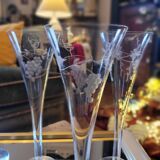 Romanart champagne flutes, mouth-blown, engraved grapes