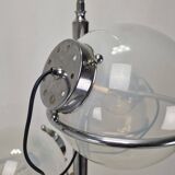 Lampe italienne chromée à trois globes en verre opalin – années 1970