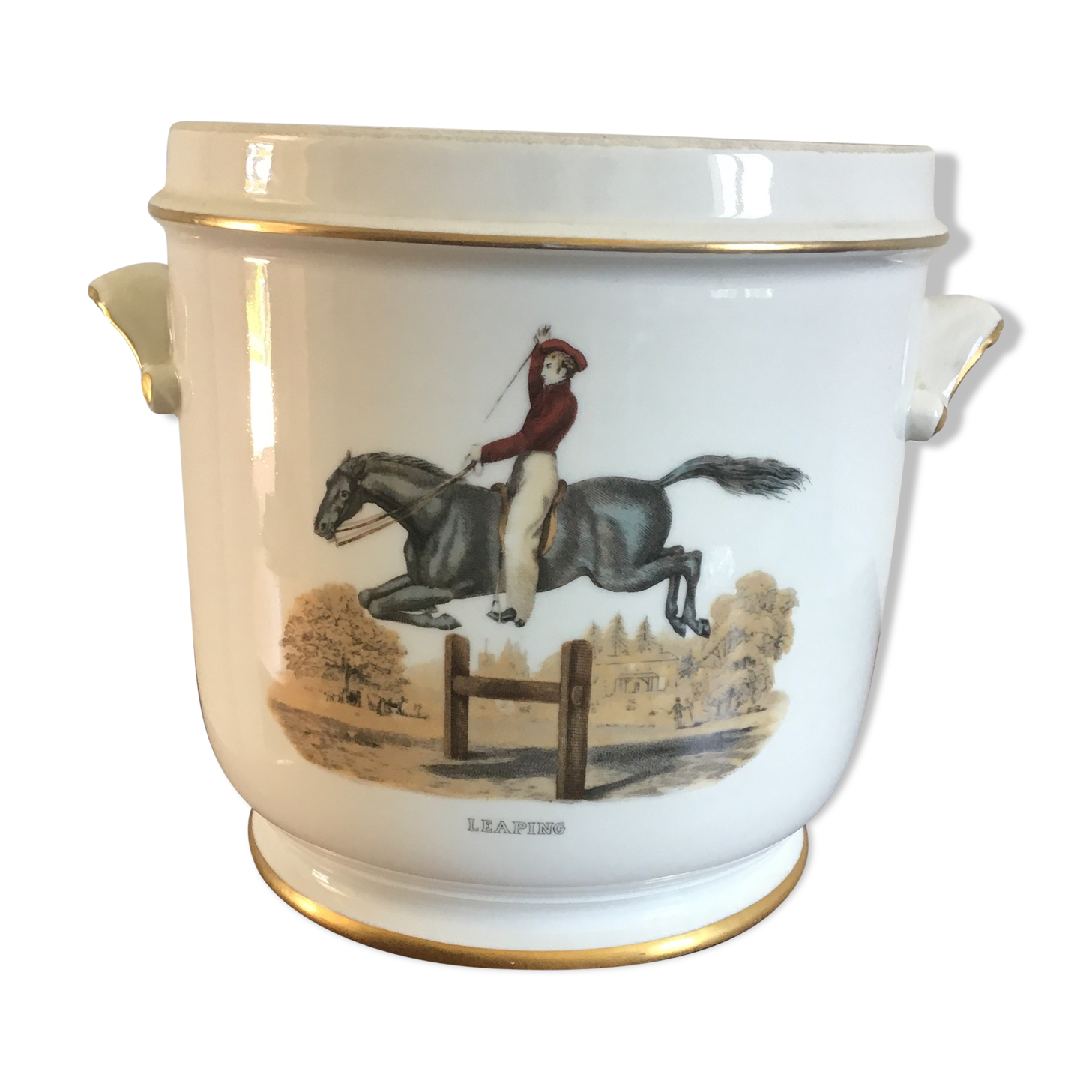 Paris porcelain pot cache