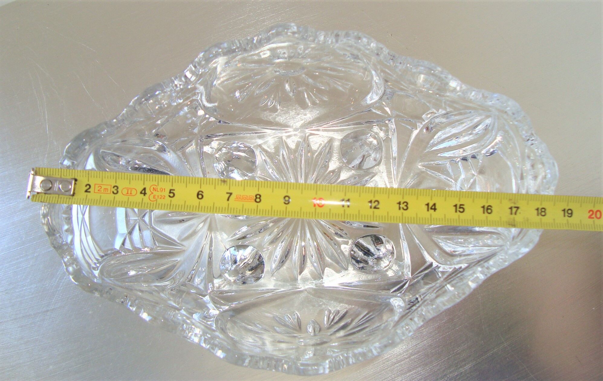 Cut gardener crystal cut center of table 4 feet