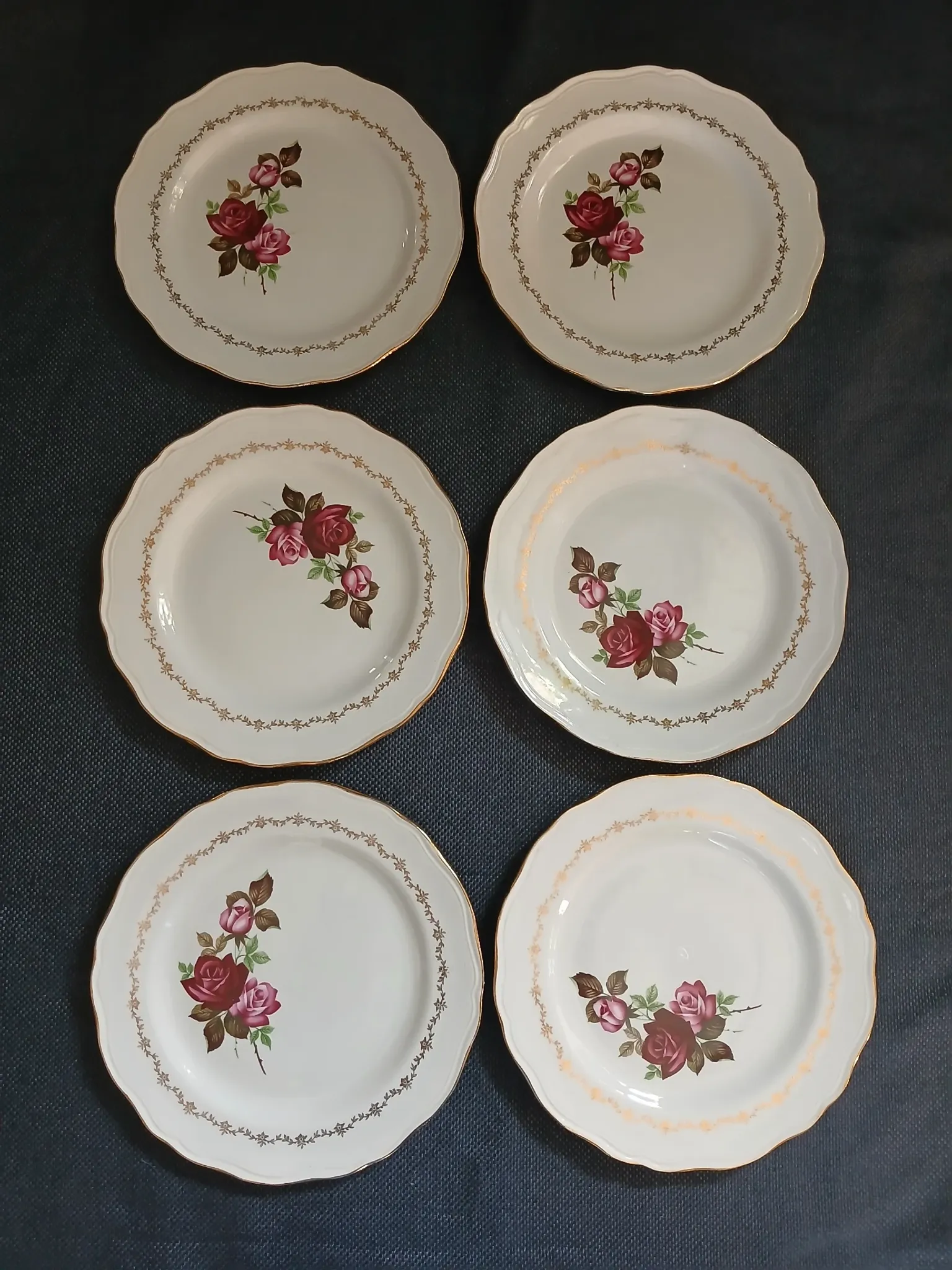 6 antique flat plates in porcelain