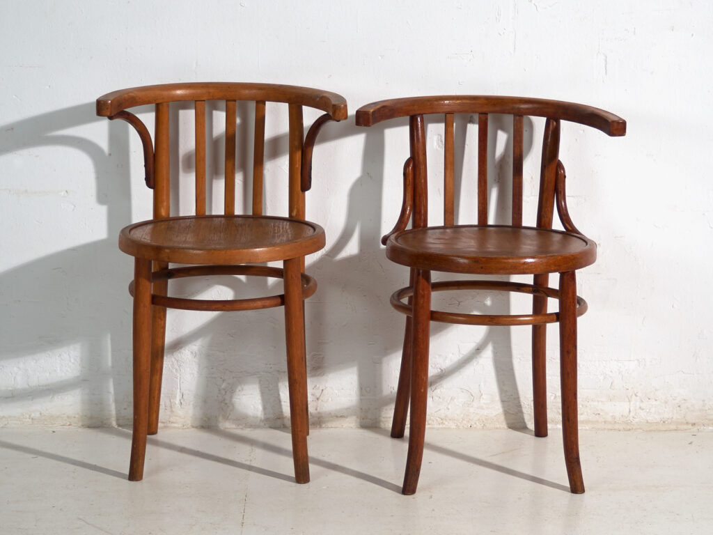 Ensemble de quatre chaises style Thonet en bois courbé – Europe centrale, vers 1920