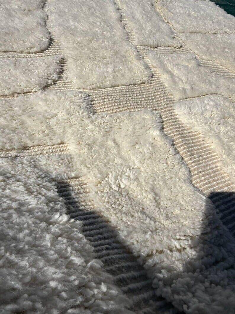 Handmade traditional wool rug size 2/3 m