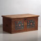 Ancienne malle de rangement à motifs floraux (c.1865)