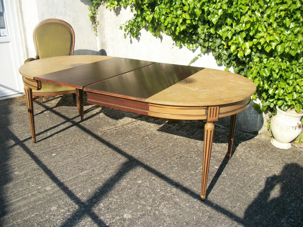 Extendable table