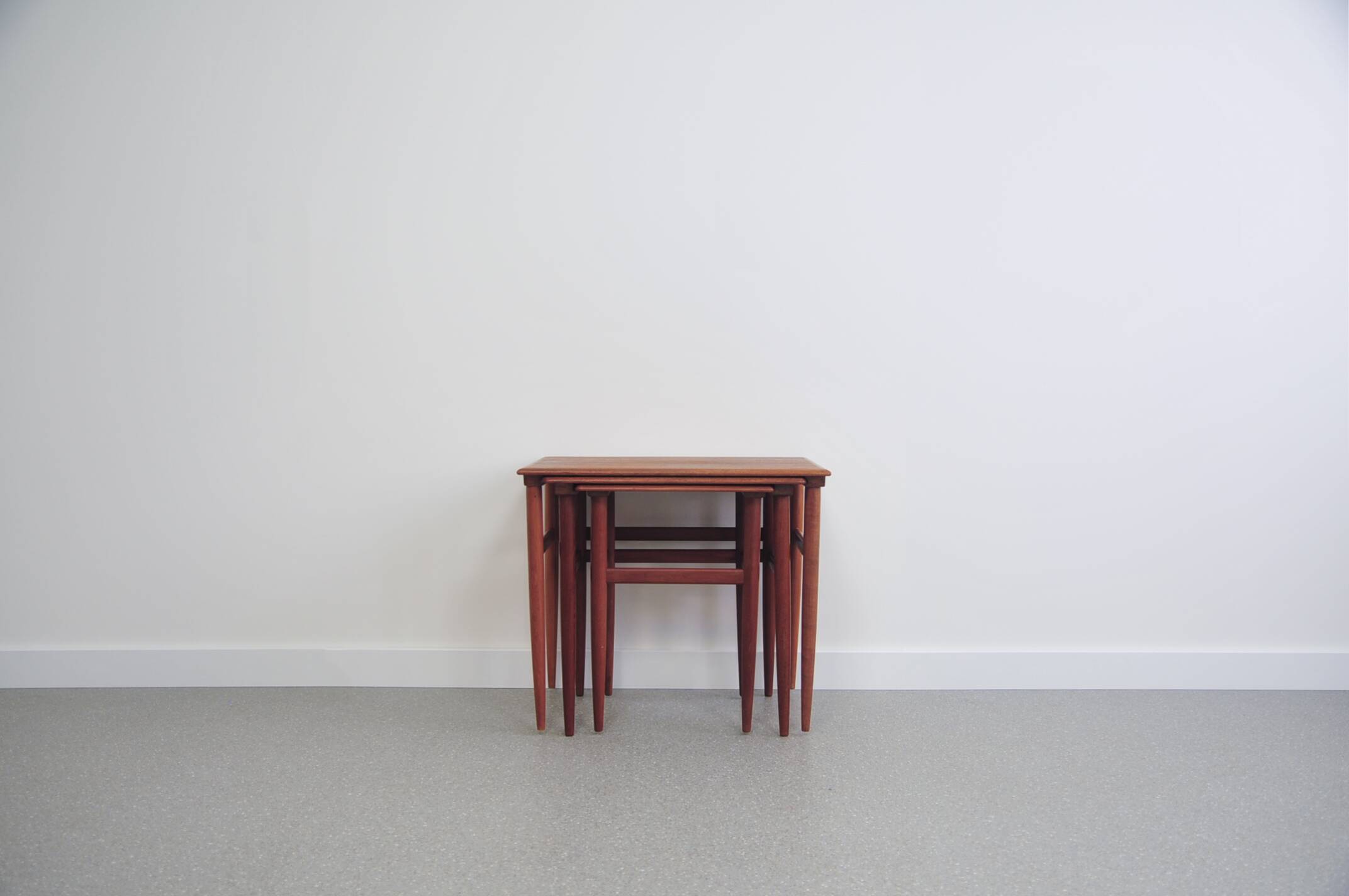 3 tables gigognes en teck, Danemark 1960