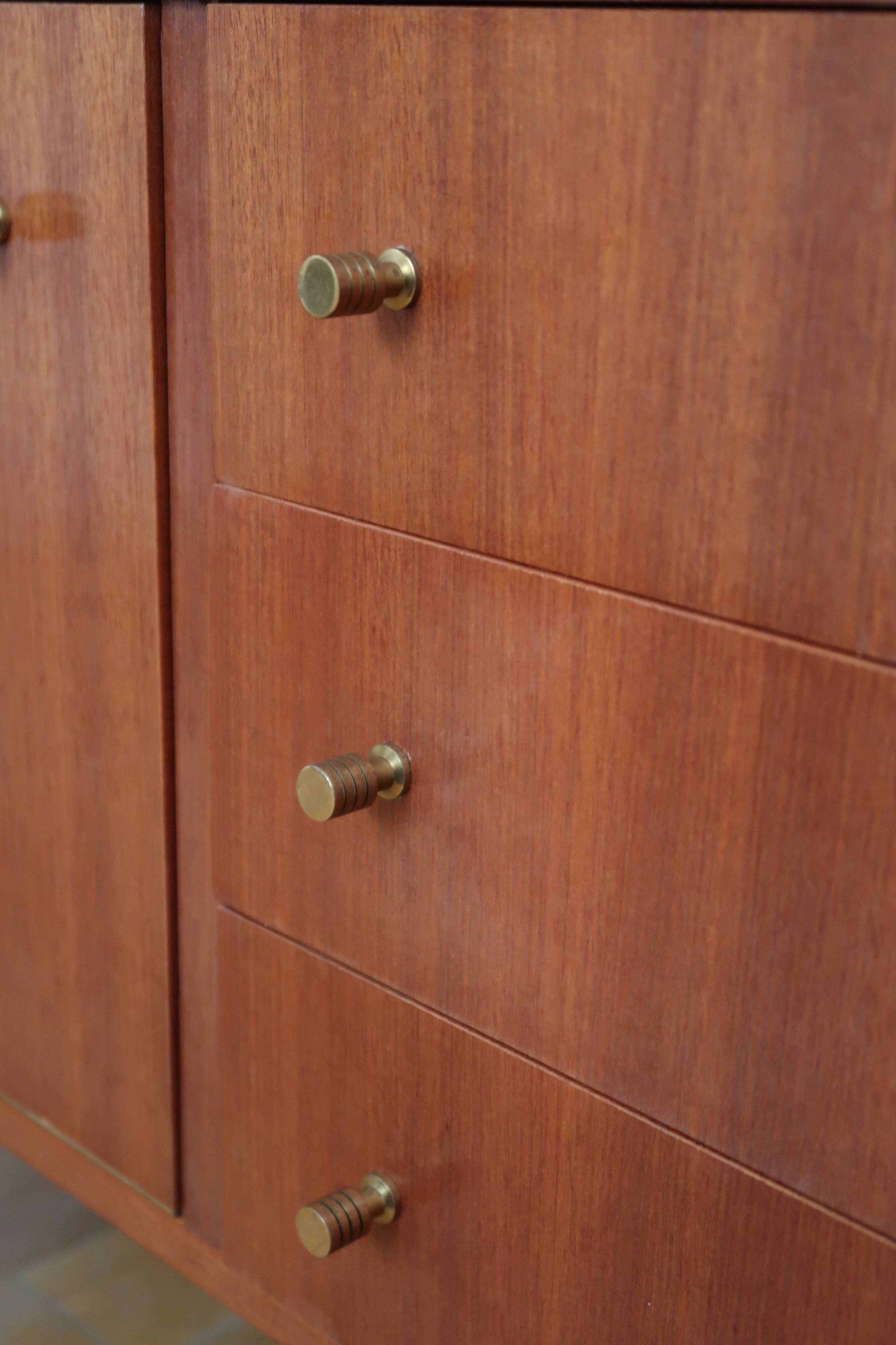 Small Scandinavian row