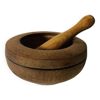 Mortier et pilon en bois