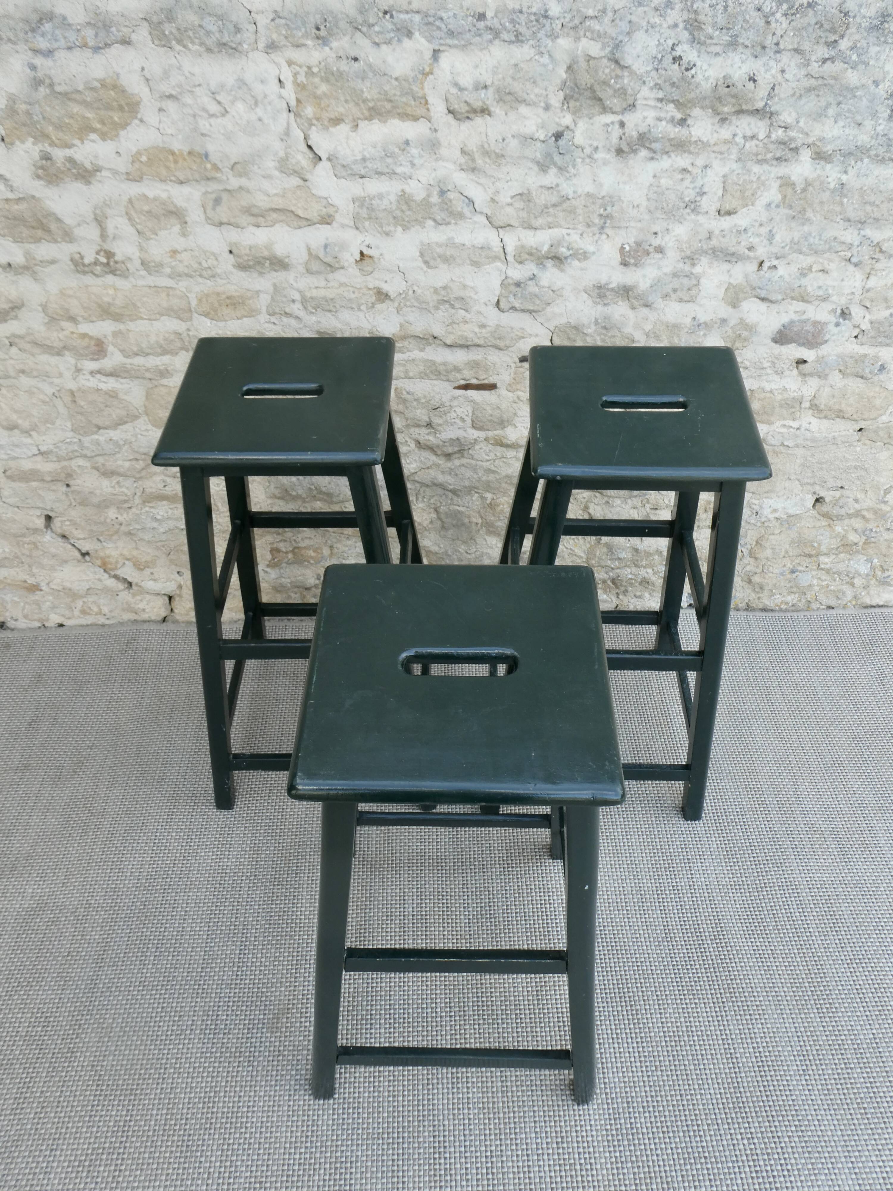 3 high bar stools, wooden, handle